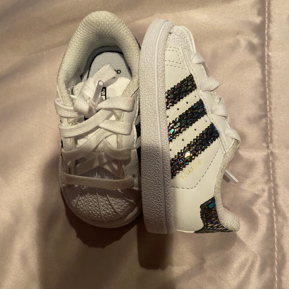 Toddler Adidas size toddler 4